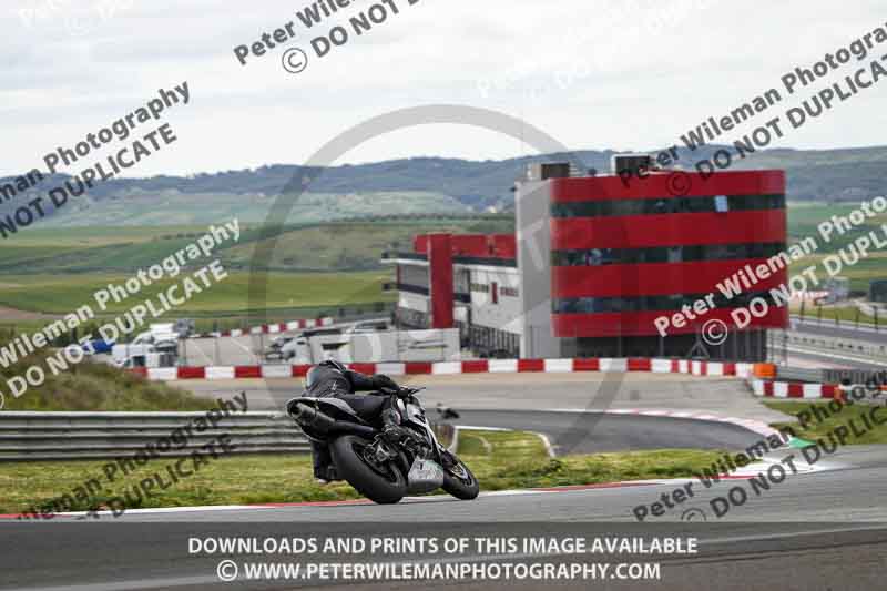 cadwell no limits trackday;cadwell park;cadwell park photographs;cadwell trackday photographs;enduro digital images;event digital images;eventdigitalimages;navarra;no limits trackdays;peter wileman photography;racing digital images;trackday digital images;trackday photos